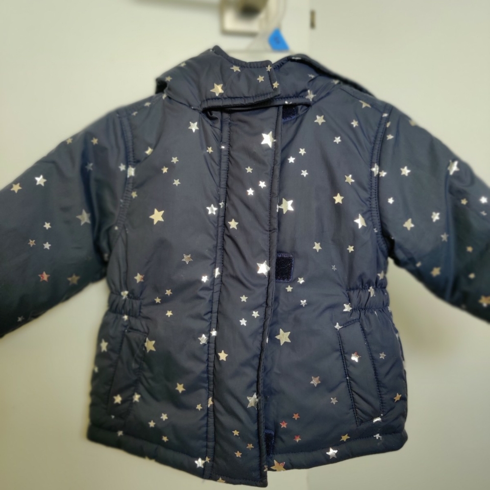 Full sleeve hooded jacket